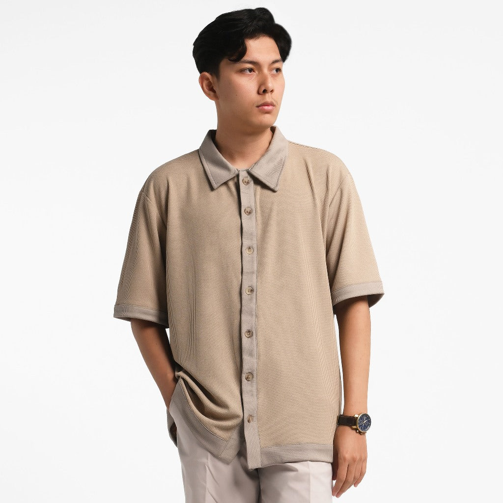 ORCA Kemeja Pendek Rileks Harper Leisure Shirt, Light Beige