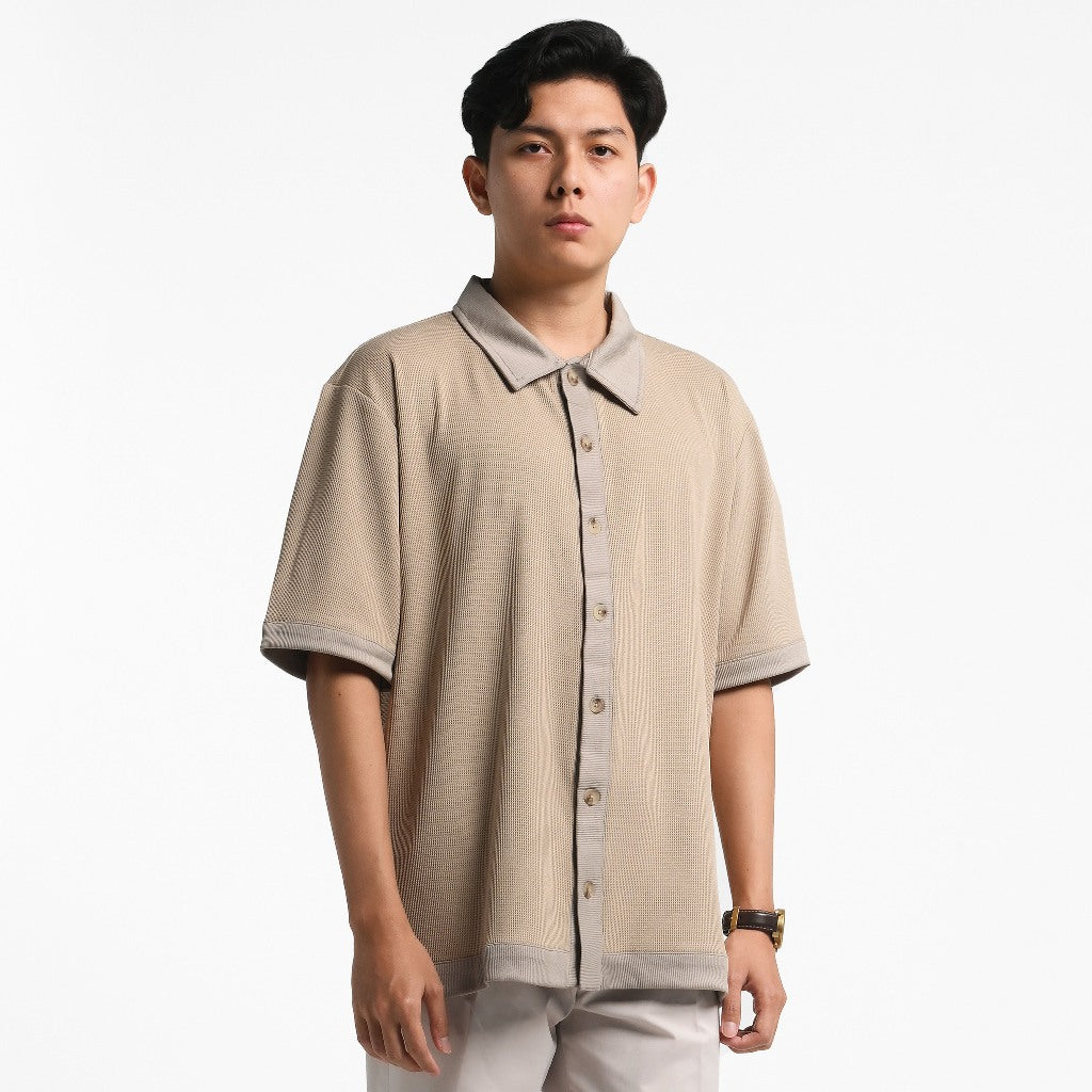 ORCA Kemeja Pendek Rileks Harper Leisure Shirt, Light Beige